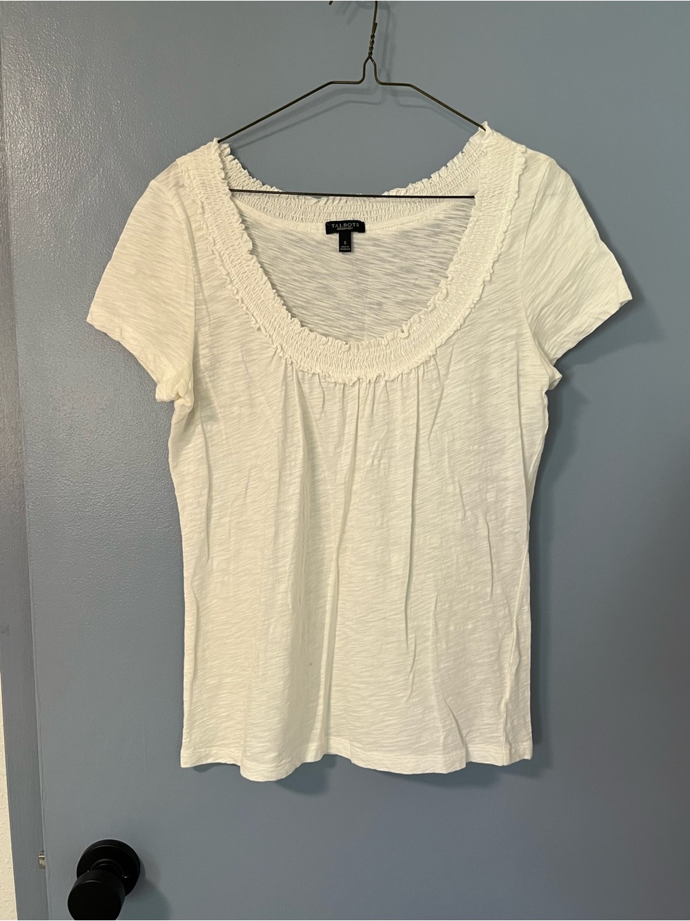 Talbots White Short Sleeve Scoop Neck Tee with Smocked Trim Size Small